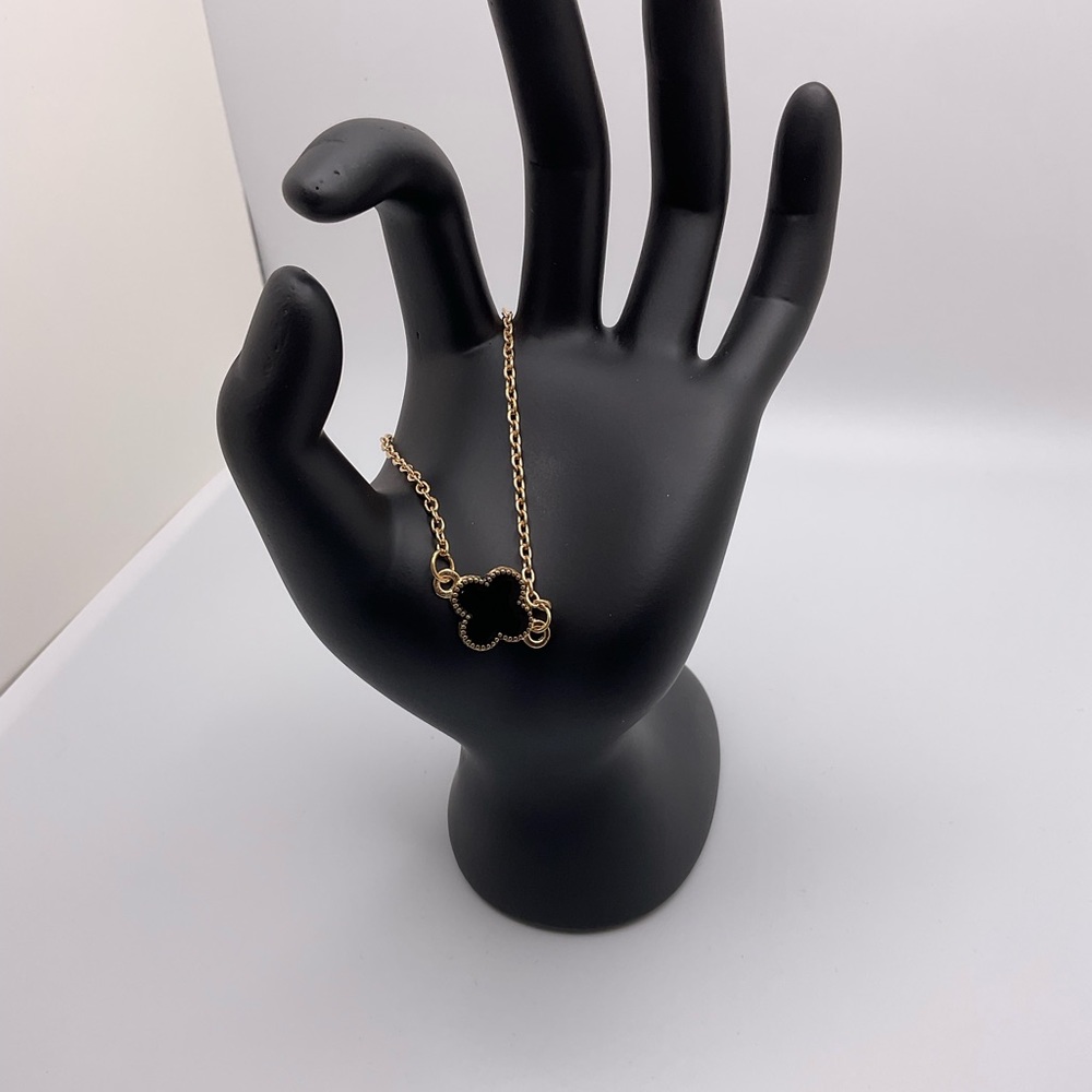 Clover bracelet